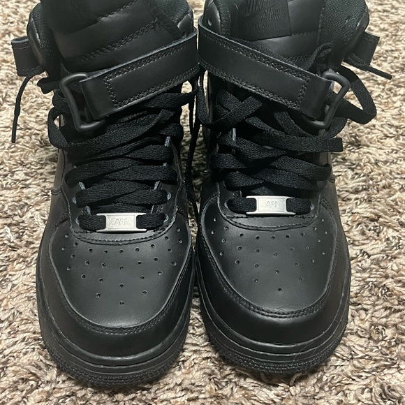 Kids All Black Air Force 1’s High top - Picture 4 of 5